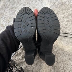 Stylish Black Women's Shoes
